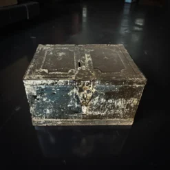 Kist Iron money box uniek