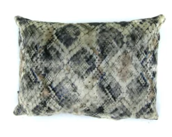 Kussen velvet wilde slangenhuid Kussen velvet slangenhuid 40 x 60 cm beige