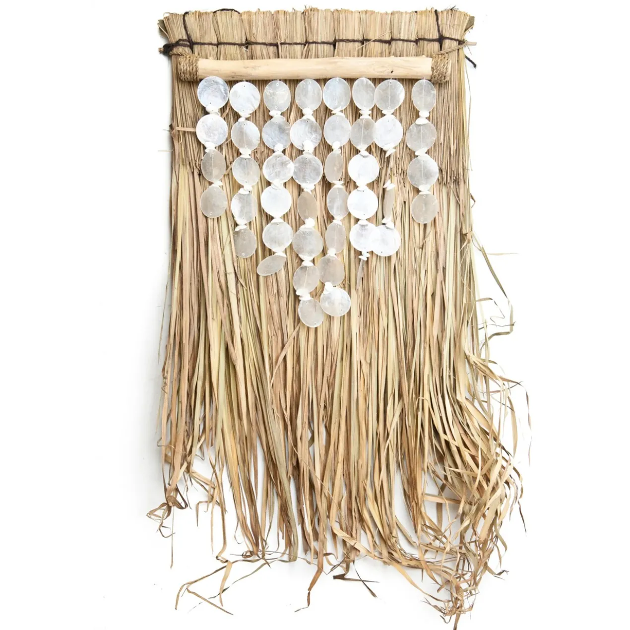 Mat Alang Alang met witte Capiz schelpen hanger