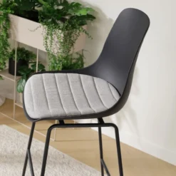 Nino-Liv barkruk zwart met beige zitkussen - zwart onderstel - 65 cm