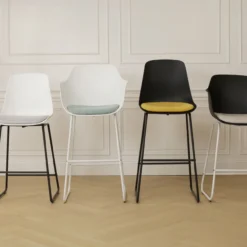 Nino-Liv barkruk zwart met beige zitkussen - zwart onderstel - 75 cm