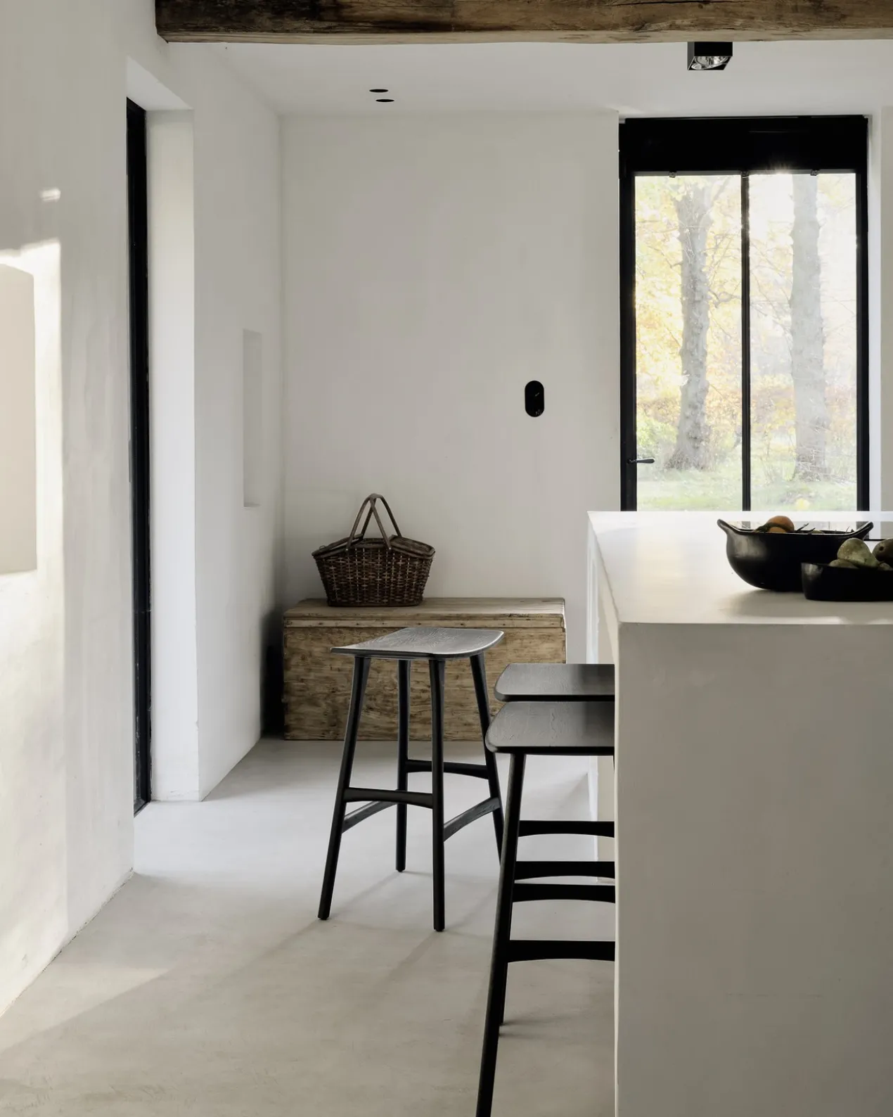 Osso hoge kruk 65 - zwart eiken