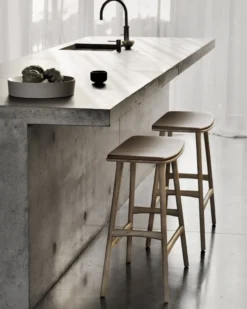 Osso hoge kruk 65 - zwart eiken - zwart leer