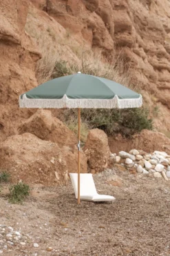 Parasol moss haven