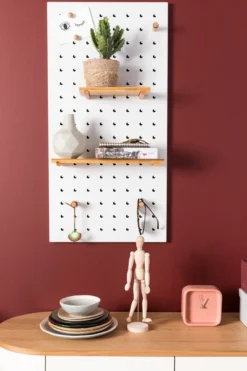 Pegboard bundy white