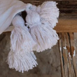 Pompomblanket M ecru