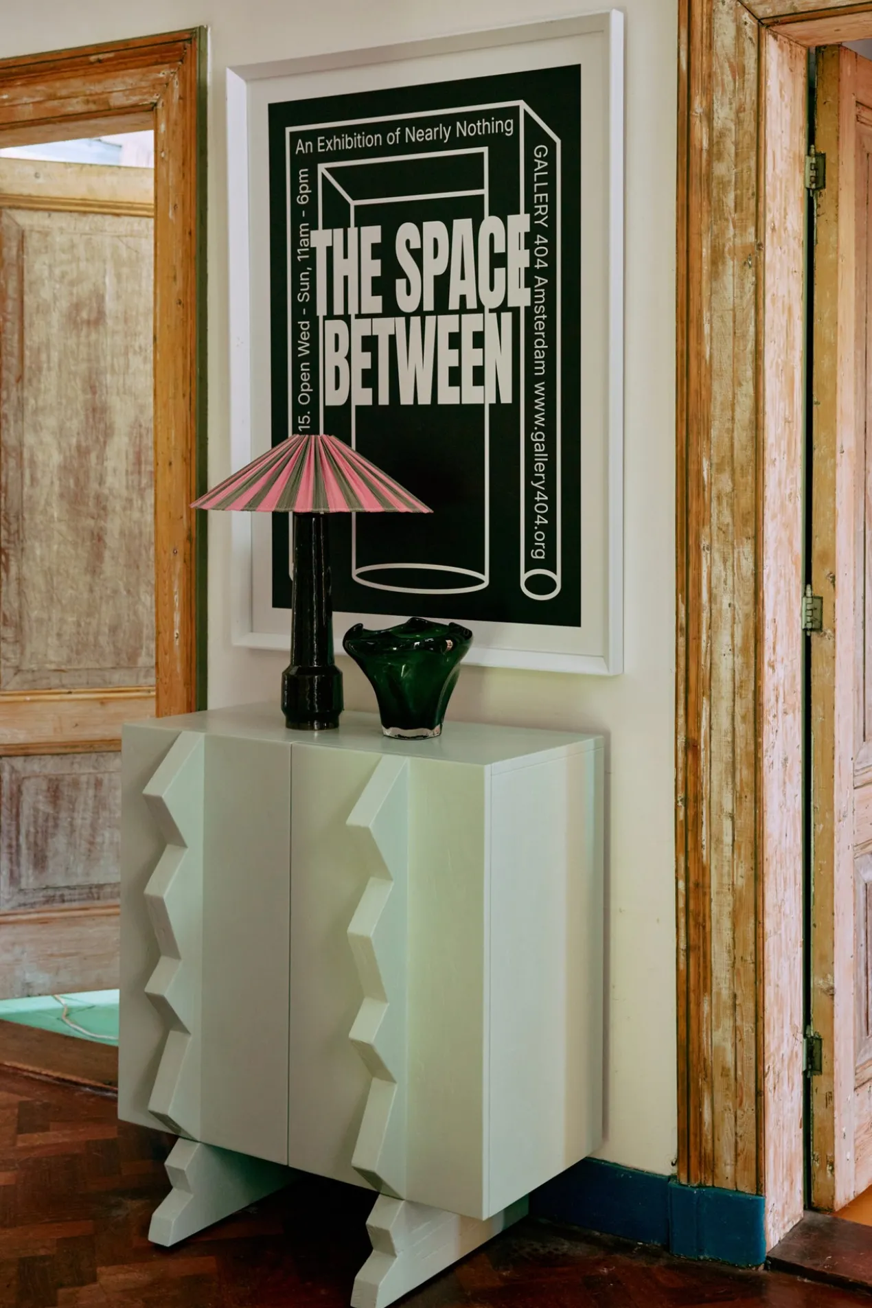 Poster Framed between space 87x118 cm