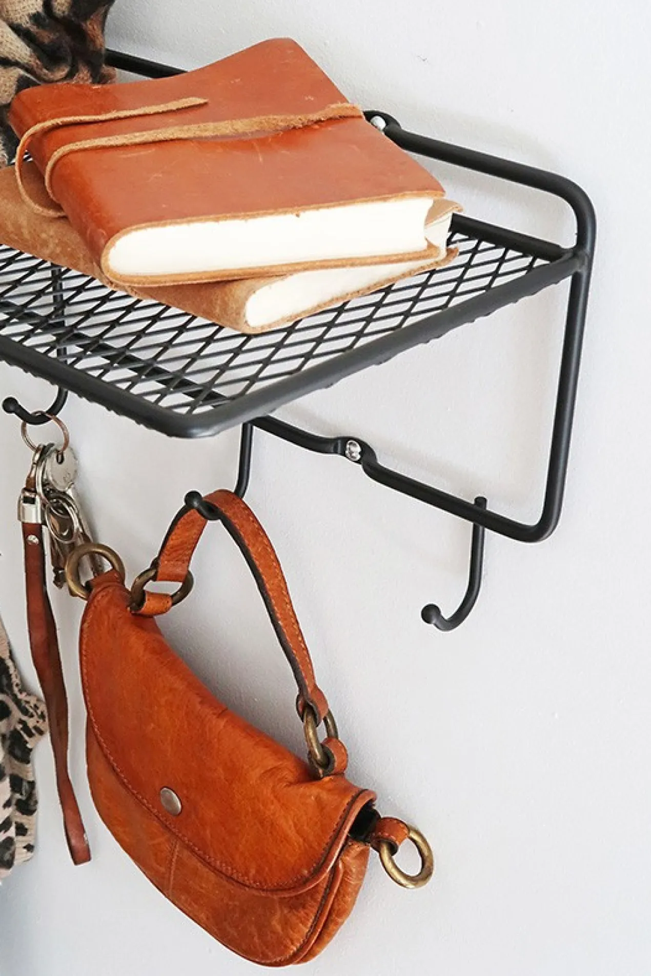 Puhlmann Coatrack Frame-60