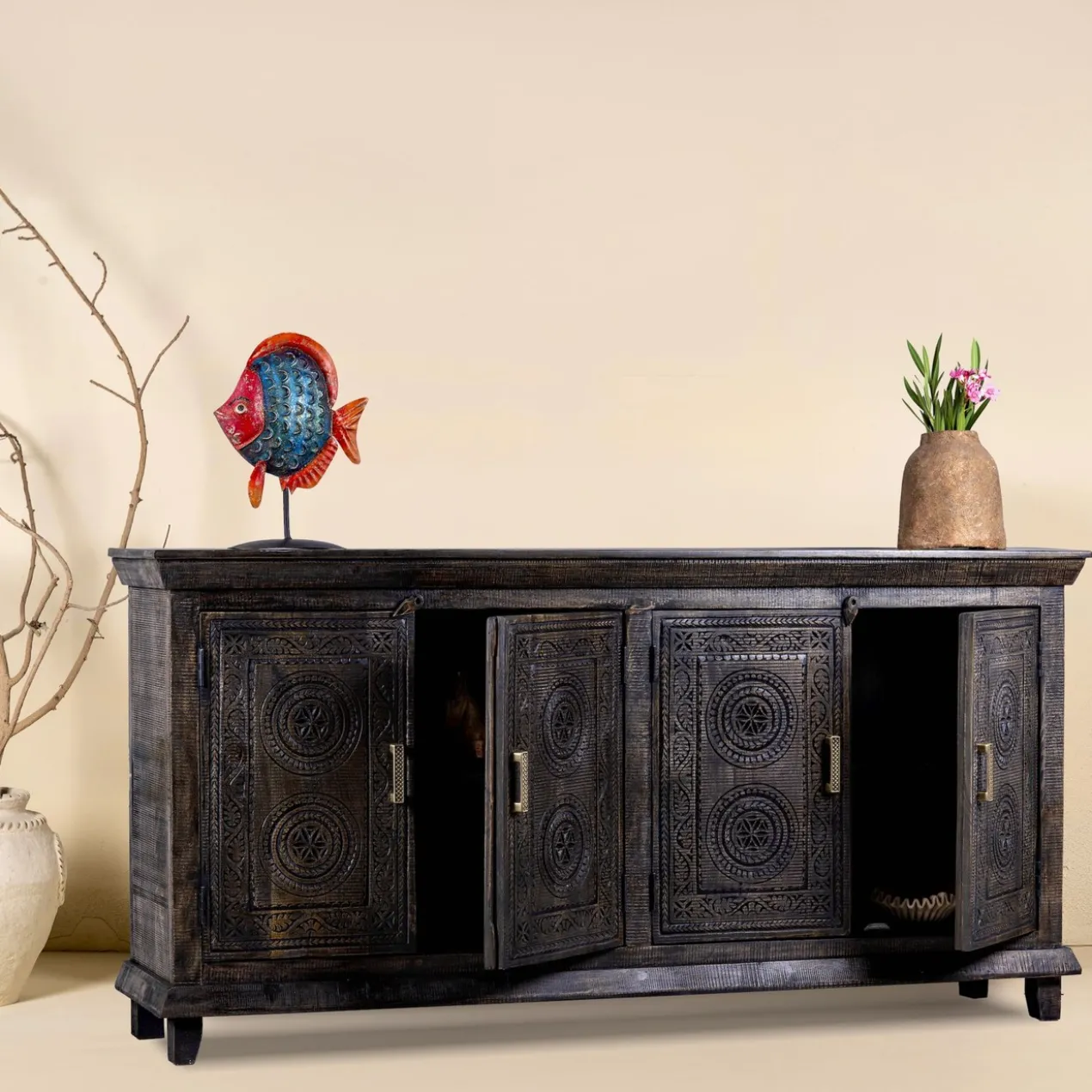 Rawnie - Zwart Handgesneden Mangohouten Dressoir