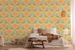 Retro behang met bloemmotief licht gestructureerd Licht gestructureerd retrobehang met bloemmotief – blauw, geel, groen #1