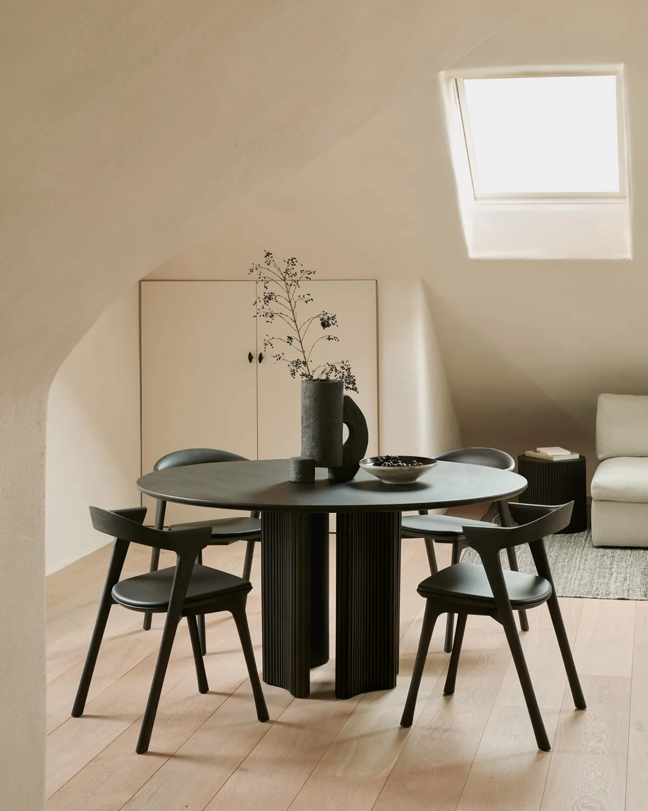 Roller Max eettafel 150 rond - donker mahonie