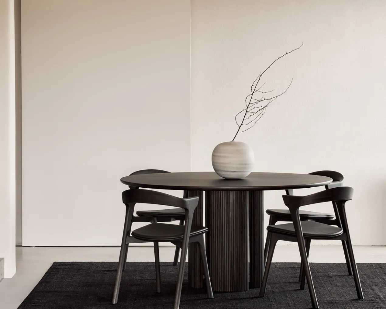 Roller Max eettafel 150 rond - donker mahonie