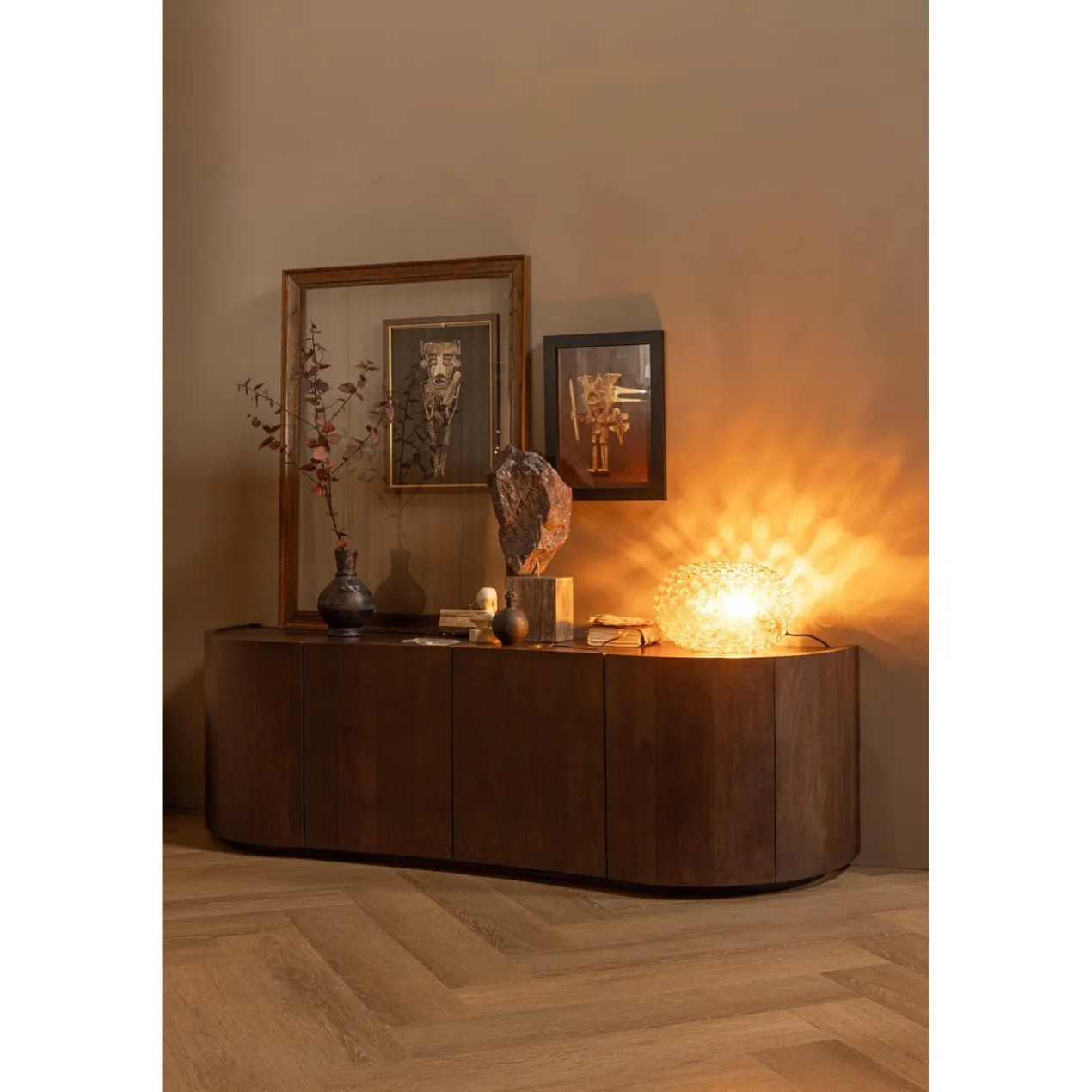Sense dressoir 4-deurs mangohout walnoot