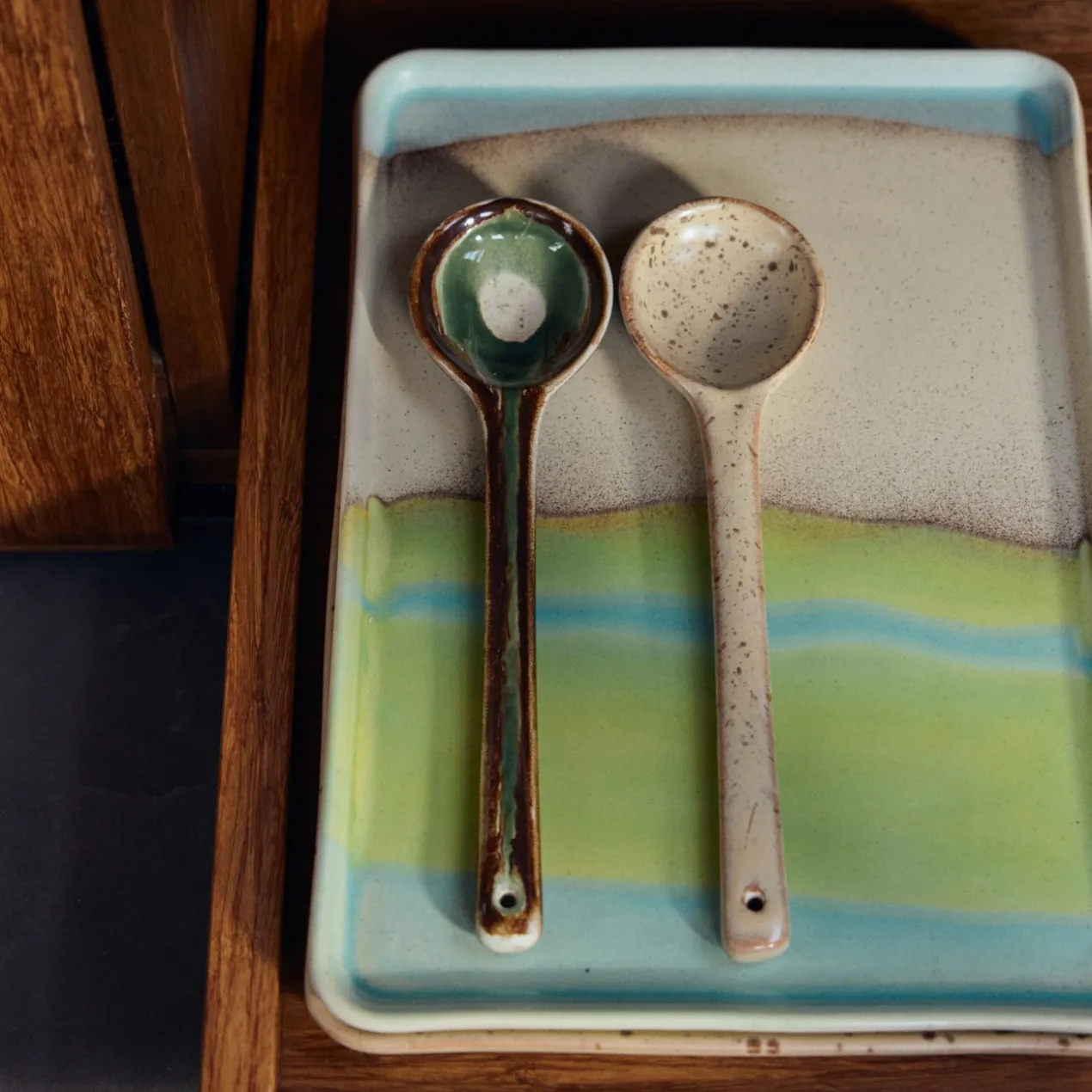 Servies 70's Ceramics opscheplepel Hills - set van 2