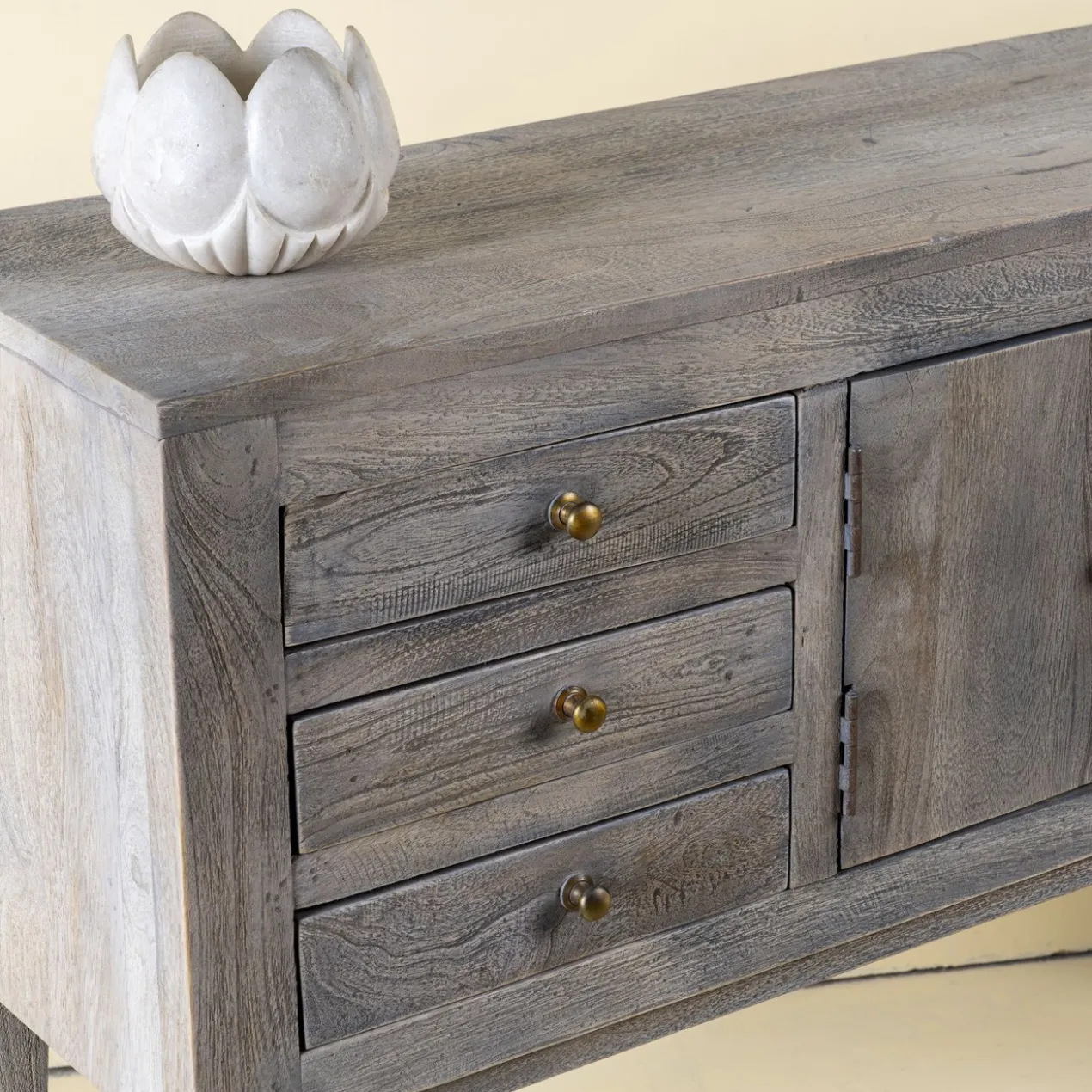 Sidetable Watika