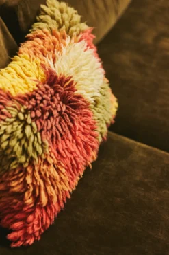 Sierkussen Fluffy rag 60x40 cm