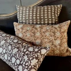 Sierkussen Handpainted dark brown 80x30 cm