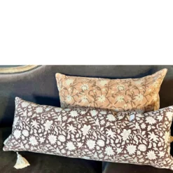Sierkussen Handpainted dark brown 80x30 cm