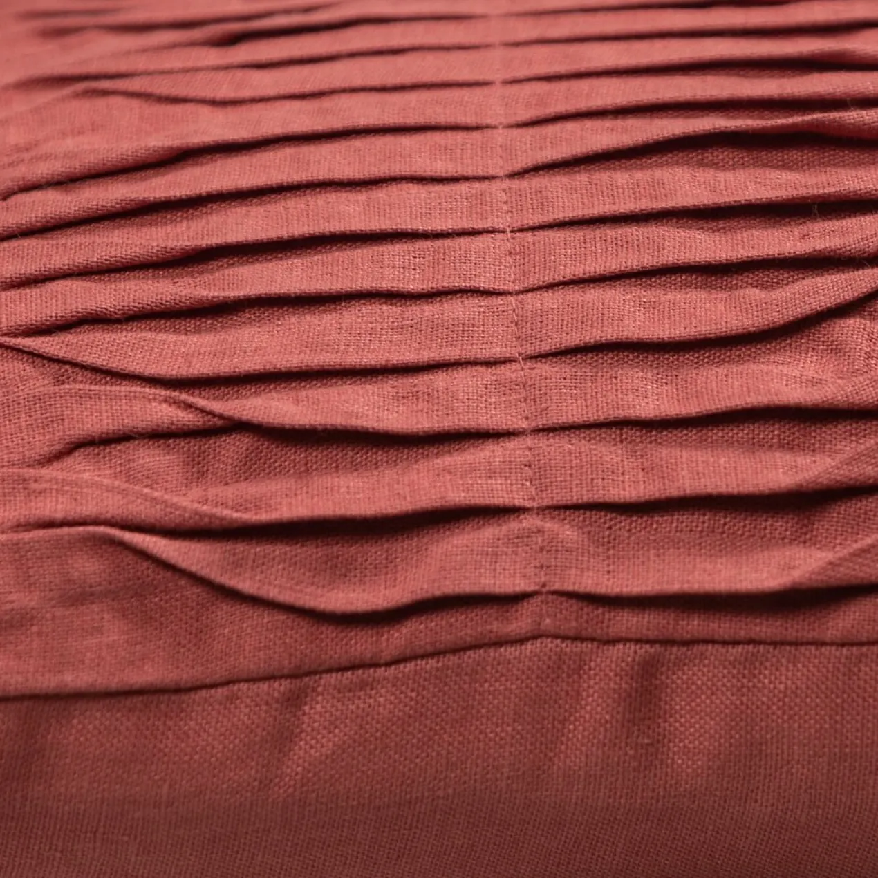 Sierkussen linnen Small wave mineralred 35x50 cm