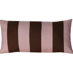Sierkussen linnen streep dark chocolate roze 64x33 cm