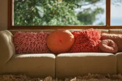 Sierkussen Rugged woolen cherry red 50x50 cm