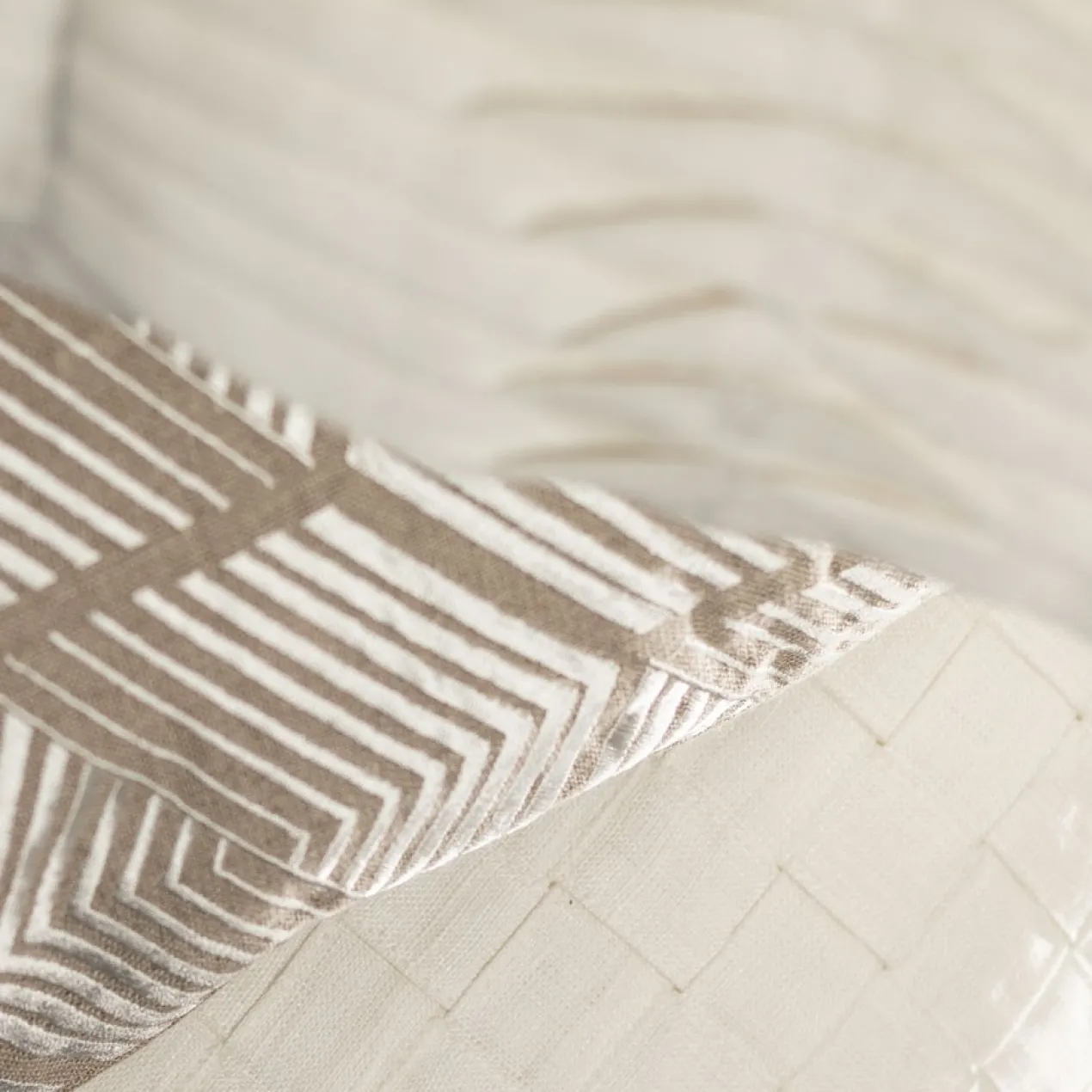 Sierkussen Small wave linnen offwhite 35x50 cm