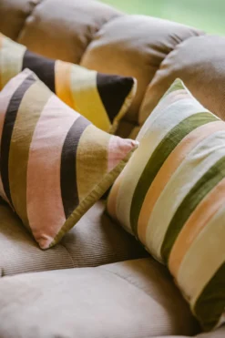 Sierkussen Striped velvet Fields 60x35 cm