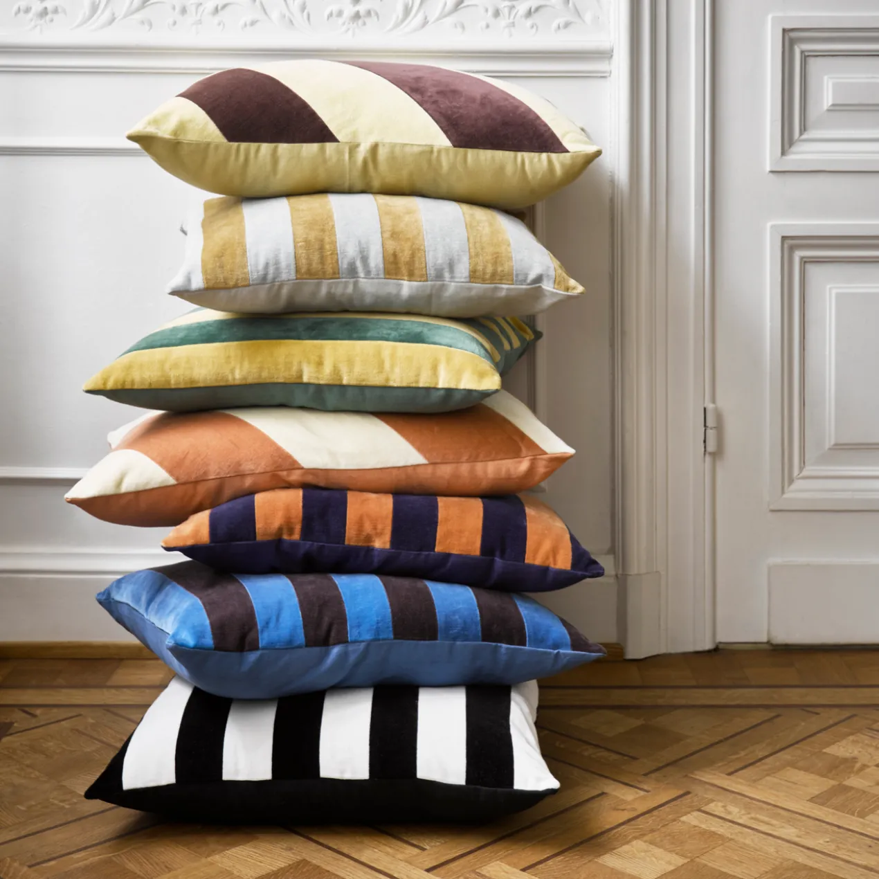Sierkussen Striped Velvet 60x40 cm peach/cream