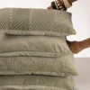 Sierkussen velours tucked allover dewgreen