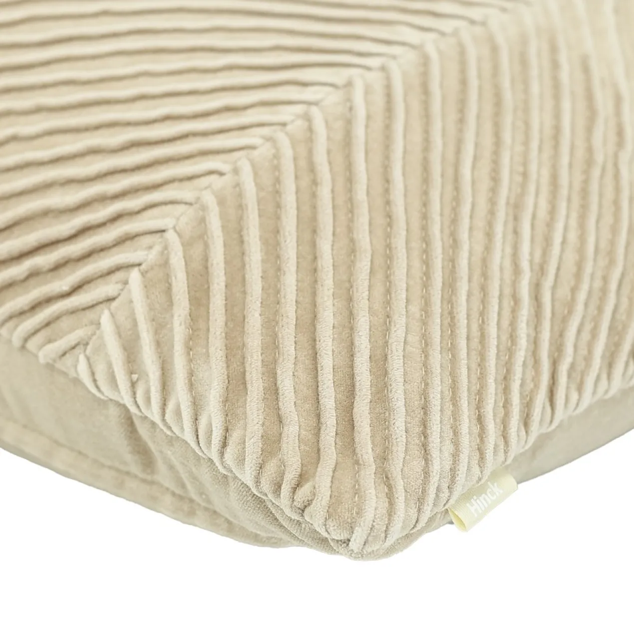 Sierkussen velours tucked allover natural
