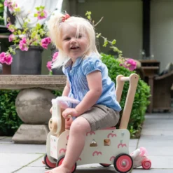 Speelgoed Duwwagen Konijn met trekfiguur