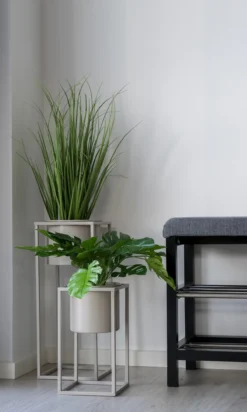 Staande plantenpot Finnley (set van 2) Finnley staande bloempot zwart - set van 2