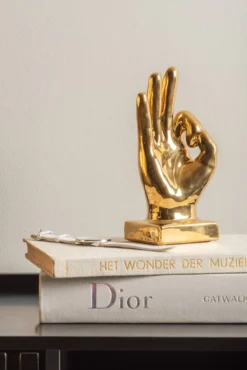 Statue Perfecto ceramic gold plated