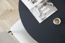 Studio HENK tafel Butterfly Blob - zwart frame, HPL Fenix nero ingo 300 x 100 | HPL Fenix Nero Ingo | Rechte Rand | Frame Zwart