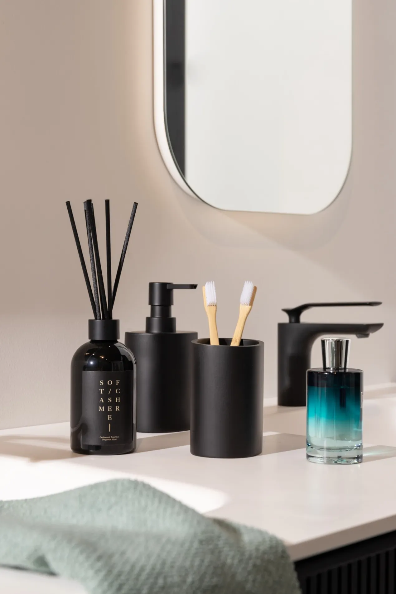 Tandenborstelbeker deep black