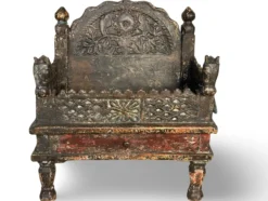 Tempeltafel Singhasan oude uniek