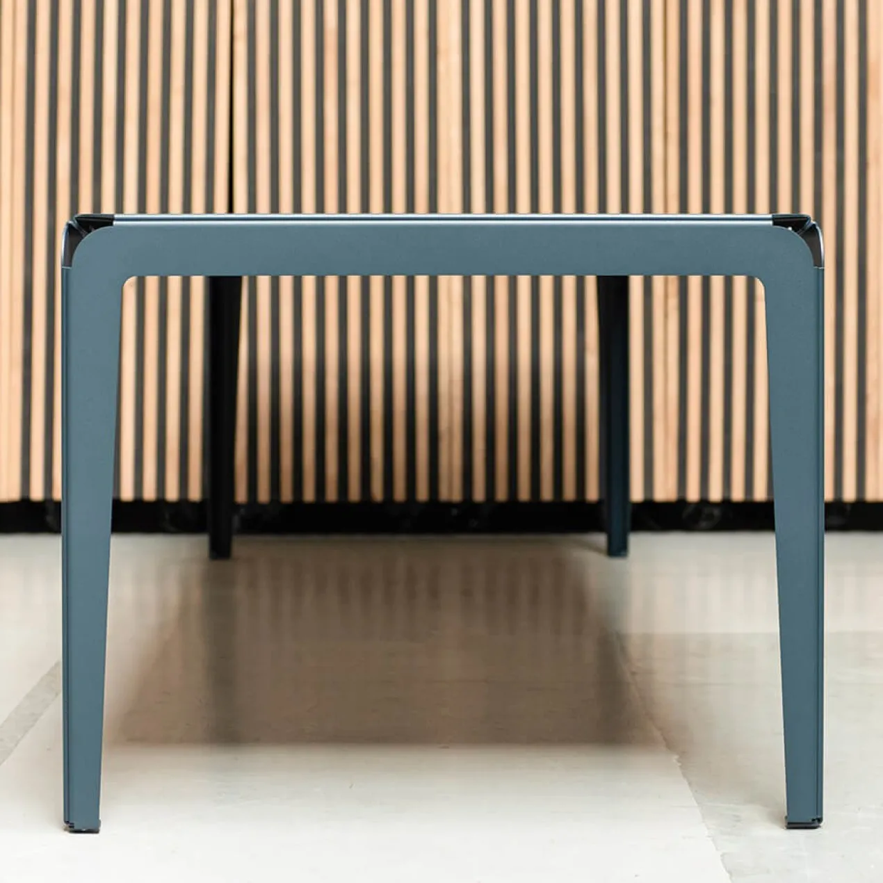 Tuintafel Bended 90x90 grey blue
