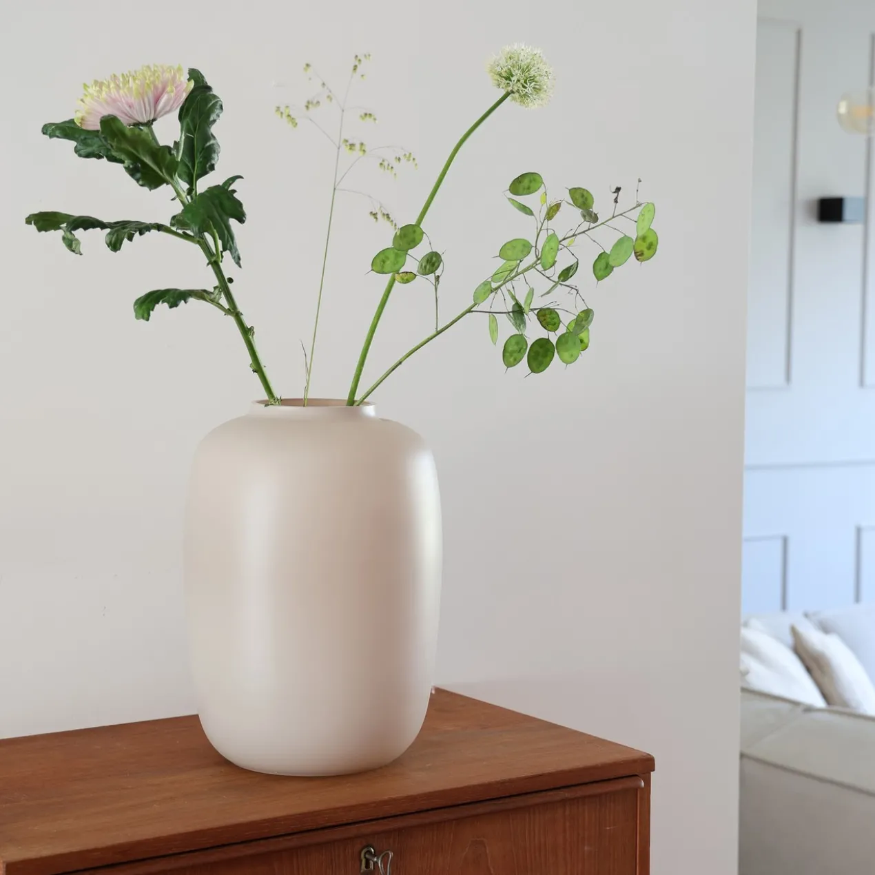 Vaas Artic M Ø25 cm matte ivory