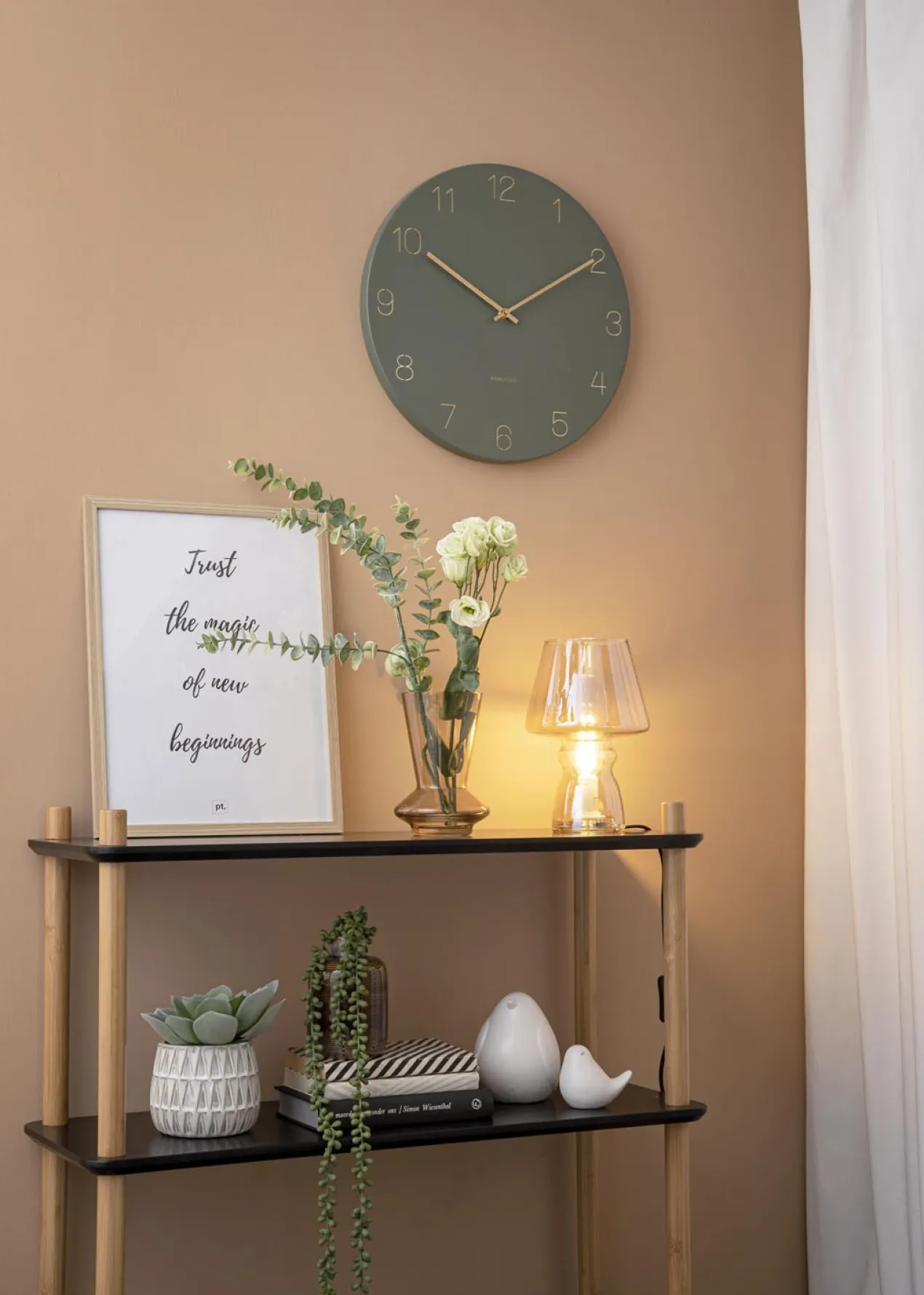 Wall clock Charm engraved numbers jungle green