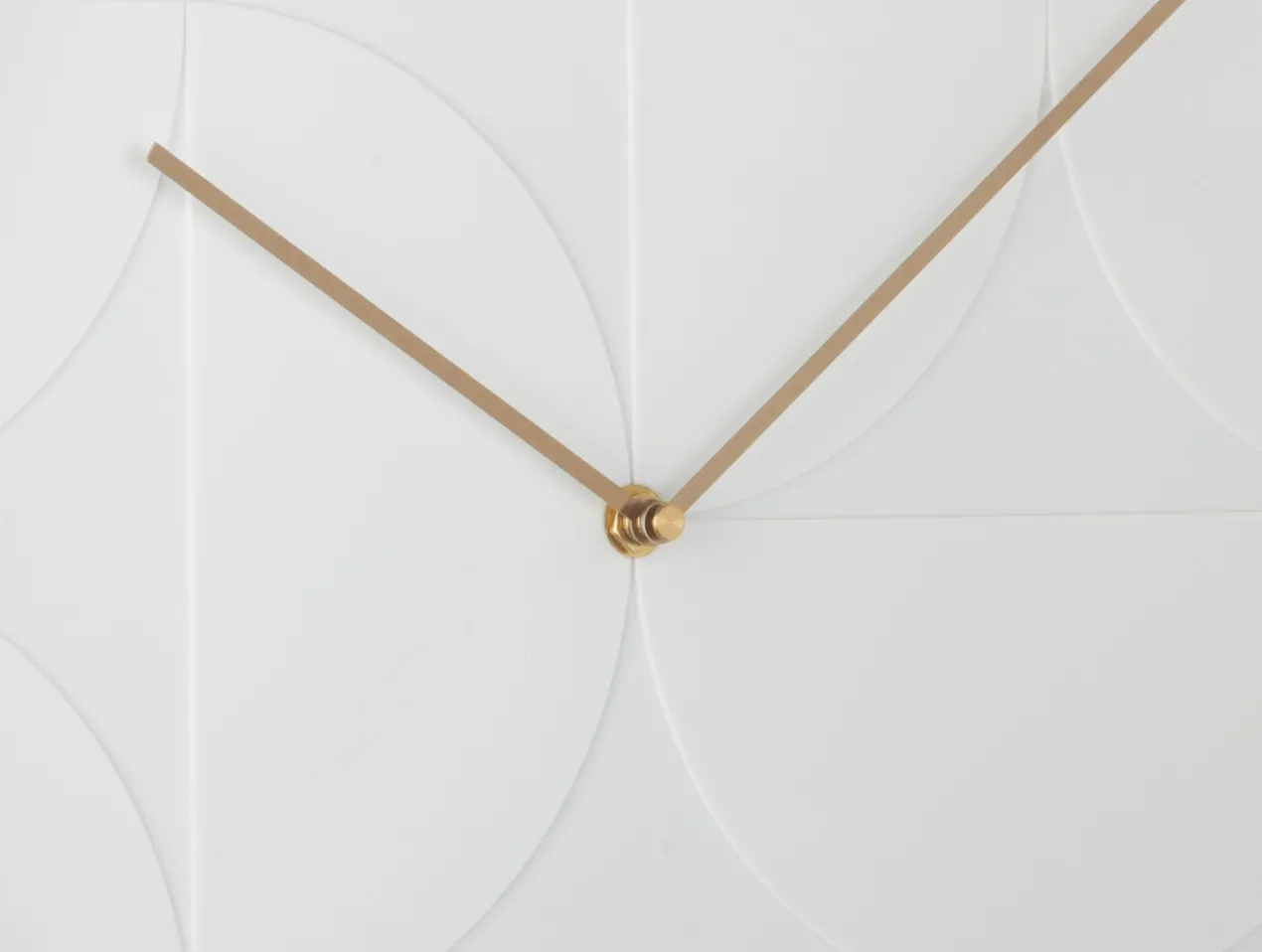 Wall clock Echelon Circular white