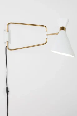 Wall lamp shady white
