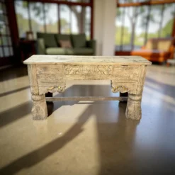 Wandkast met mooie snijwerk naturel