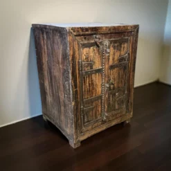 Wandkast vierkant antiek finish