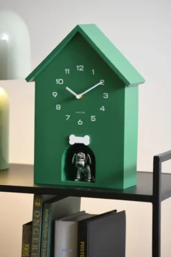 Wandklok Dog House Retro groen