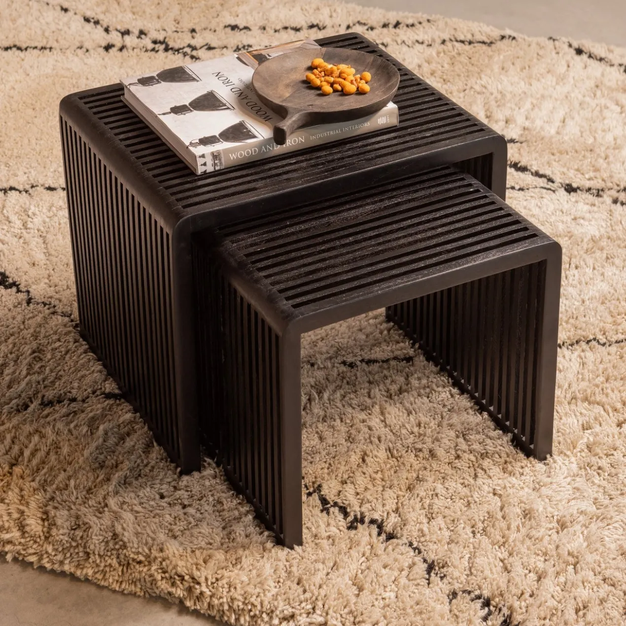Willa bijzettafels recycled teak zwart - set van 2